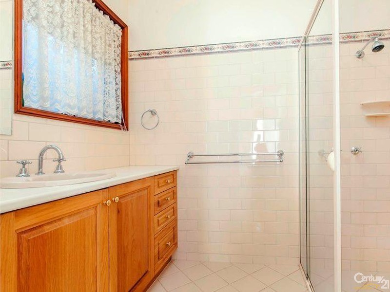 6 Lorraine Lee Court, Grange SA 5022