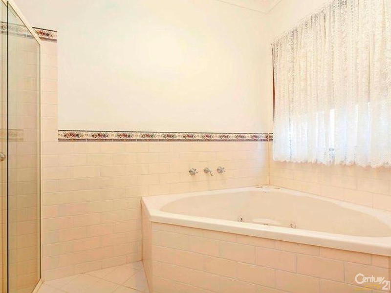 6 Lorraine Lee Court, Grange SA 5022