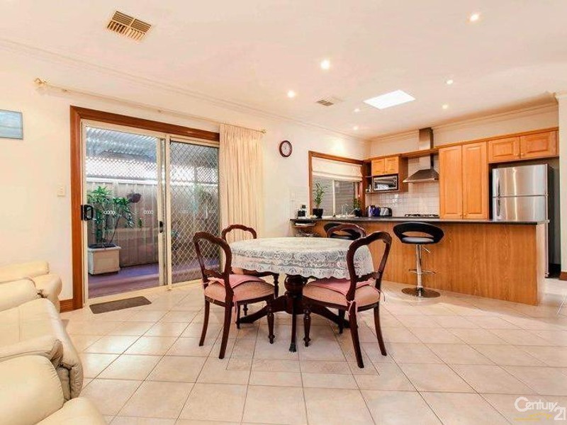 6 Lorraine Lee Court, Grange SA 5022