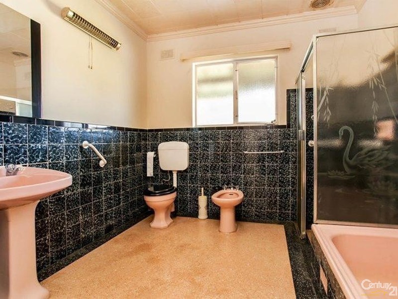 32 Whimpress Avenue, Findon SA 5023