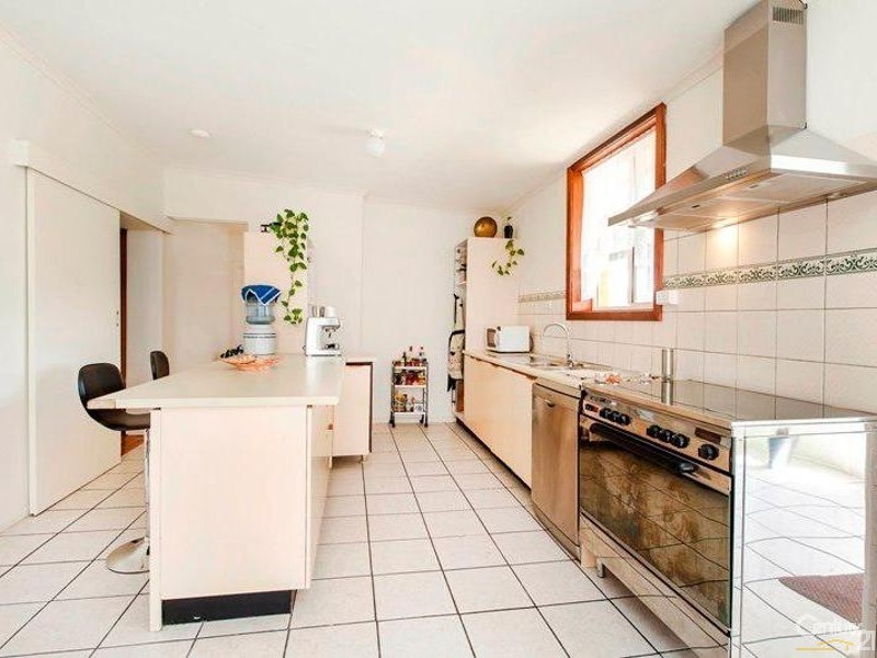 12 Dee Street, Woodville South SA 5011