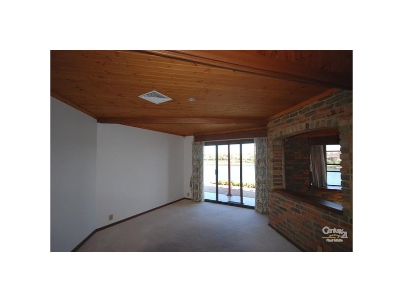 8 Dyer Court, West Lakes SA 5021