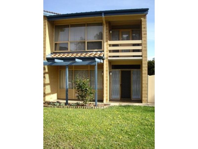 8/39 Lochside Drive, West Lakes SA 5021