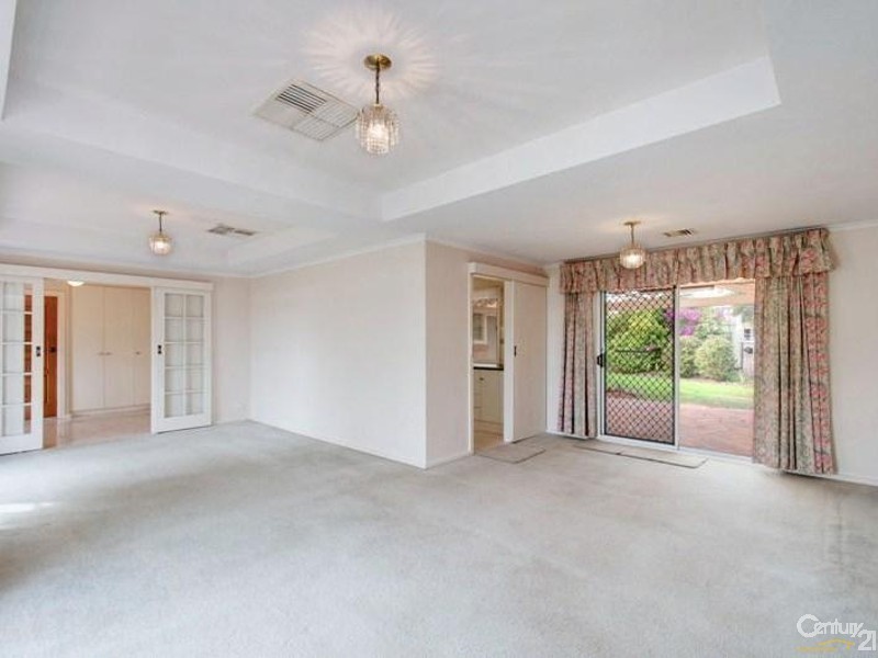 11 Tiranna Way, West Lakes SA 5021