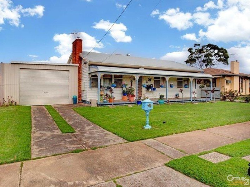 18 Ballater Avenue, Seaton SA 5023