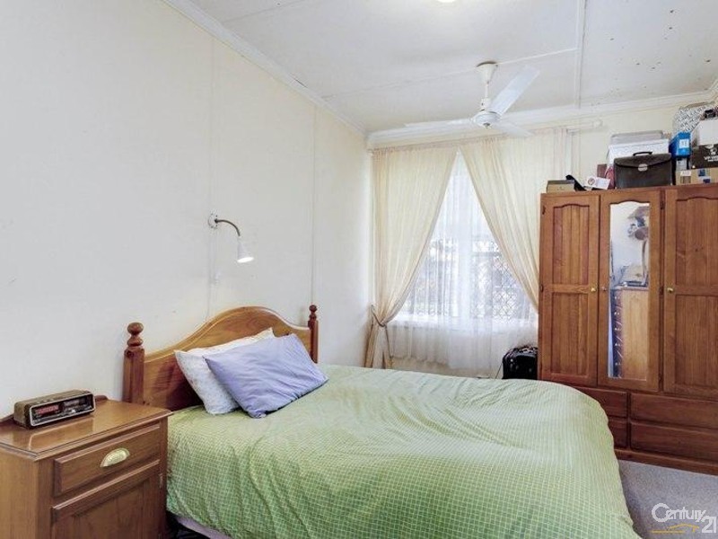 18 Ballater Avenue, Seaton SA 5023