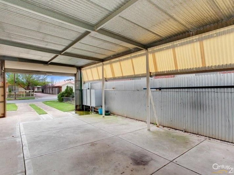 18 Ballater Avenue, Seaton SA 5023