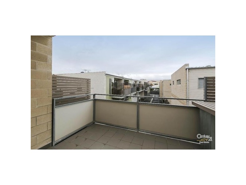 77 Lipson Street, Port Adelaide SA 5015