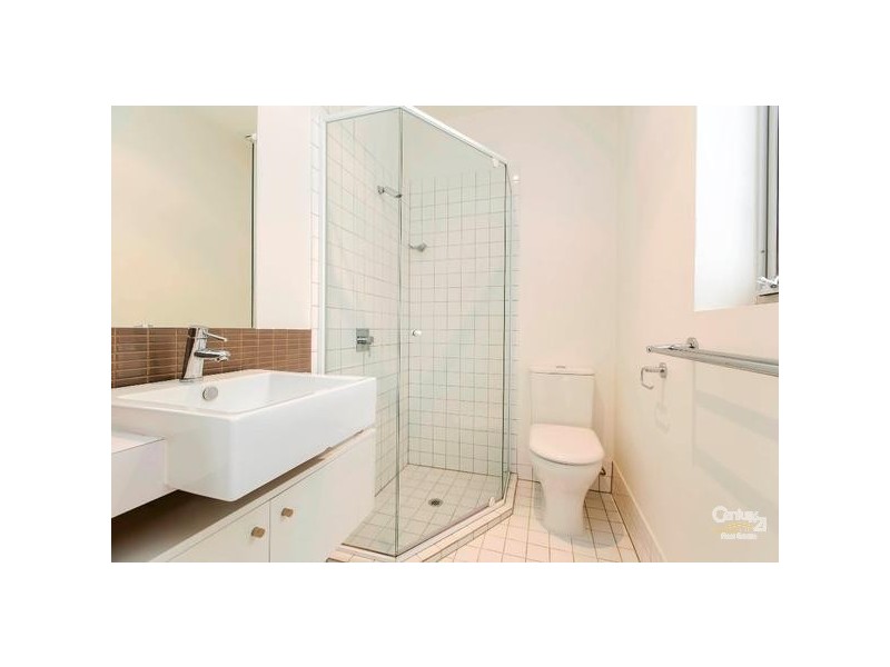 77 Lipson Street, Port Adelaide SA 5015