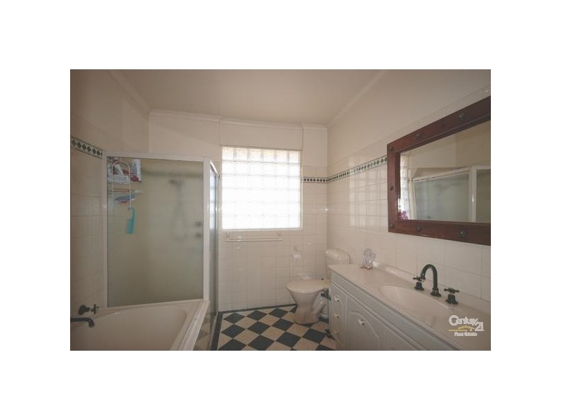 4 Rivett Avenue, Fulham Gardens SA 5024