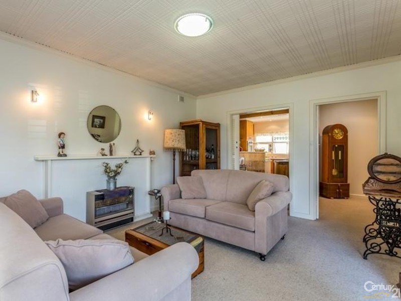 9 Pacific Parade, West Beach SA 5024