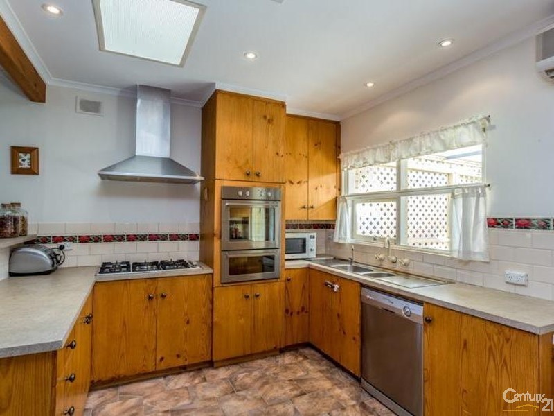 9 Pacific Parade, West Beach SA 5024