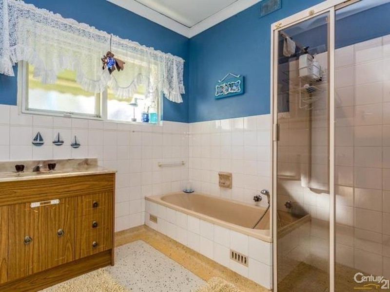 9 Pacific Parade, West Beach SA 5024