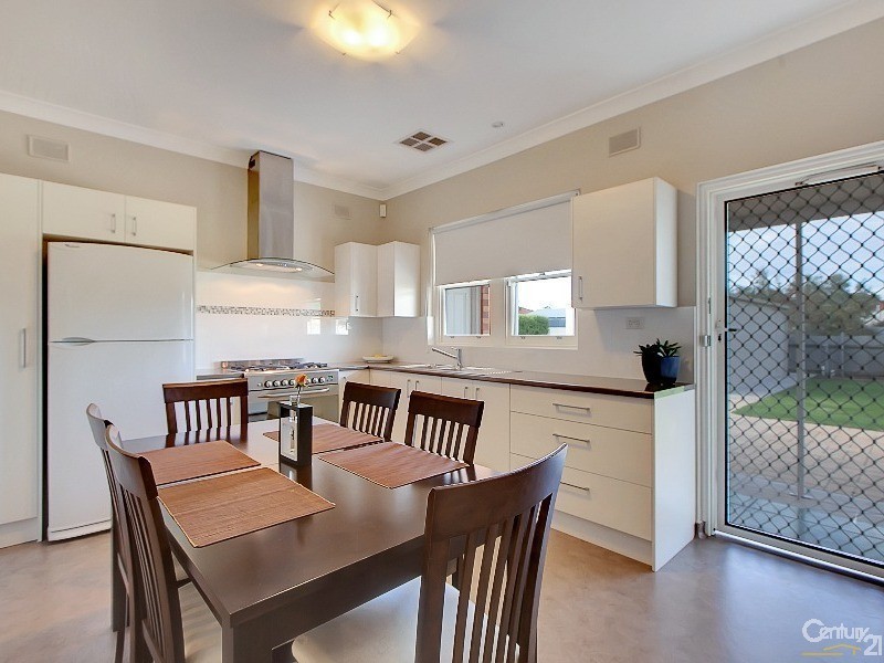 21 Colin Street, Findon SA 5023