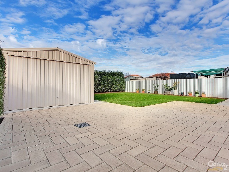 21 Colin Street, Findon SA 5023