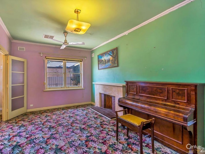 2 Arooma Street, Findon SA 5023