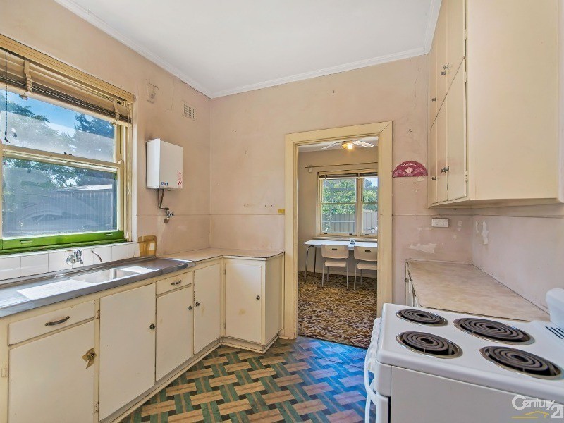 2 Arooma Street, Findon SA 5023