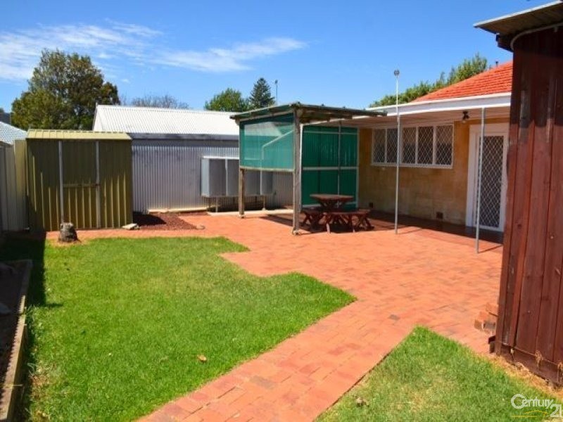 100 Beach Street, Grange SA 5022