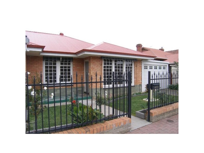 4/3 Dunbar Terrace, Glenelg East SA 5045