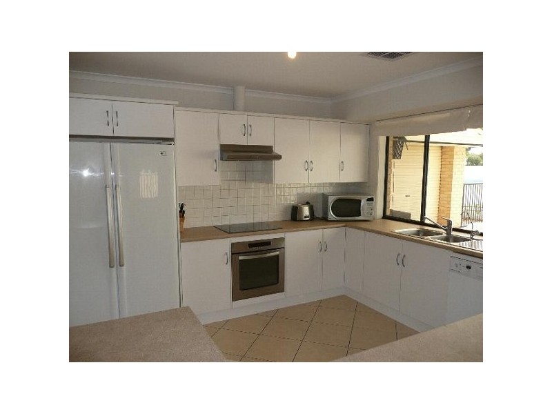 43 Whinnerah Avenue, Aldinga Beach SA 5173