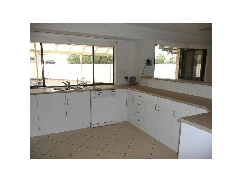 43 Whinnerah Avenue, Aldinga Beach SA 5173