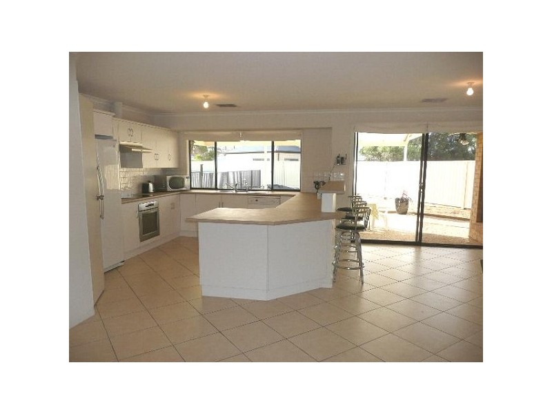 43 Whinnerah Avenue, Aldinga Beach SA 5173