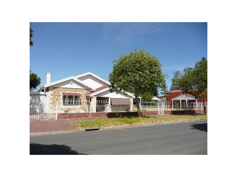 4 Russell Street, Glenelg North SA 5045