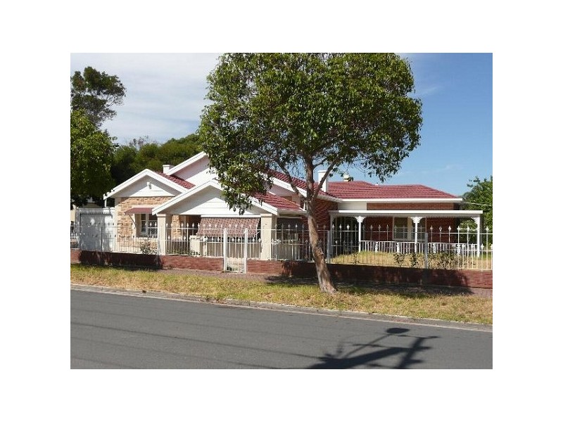 4 Russell Street, Glenelg North SA 5045