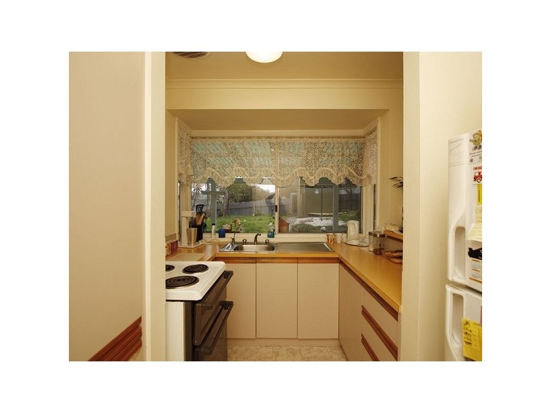 39 Angas Crescent, Marino SA 5049