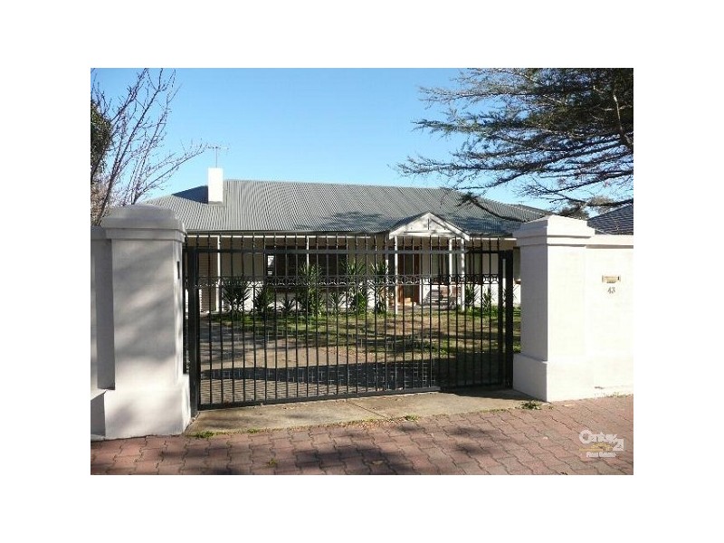 43 Downing Street, Hove SA 5048