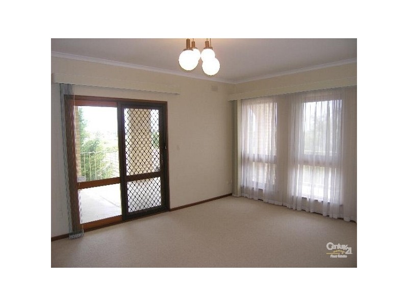 5 Lowanna Road, Seaview Downs SA 5049