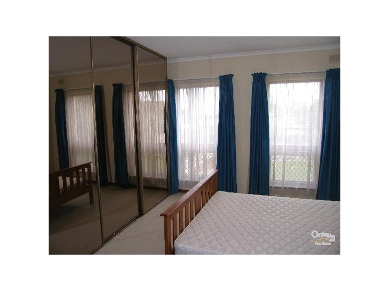 5 Lowanna Road, Seaview Downs SA 5049