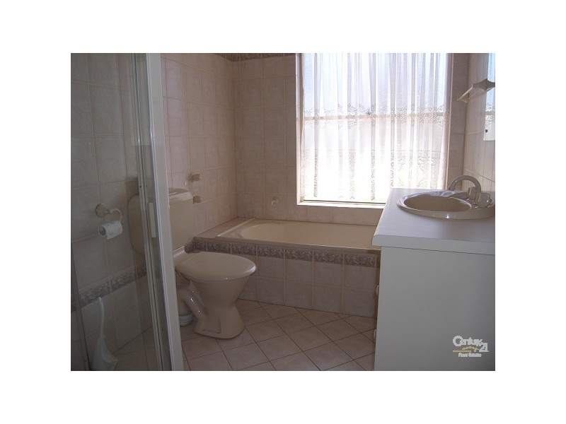 Unit  2-123 Military Road, Tennyson SA 5022