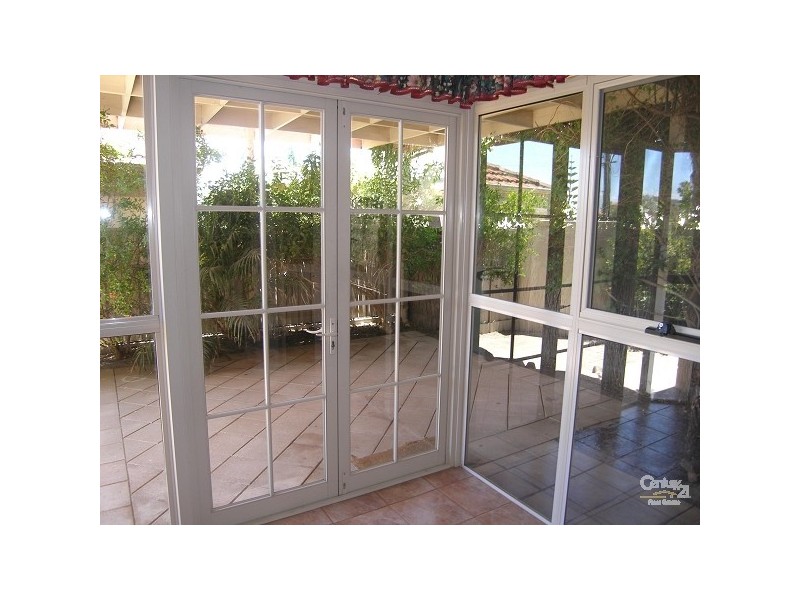 Unit  2-123 Military Road, Tennyson SA 5022