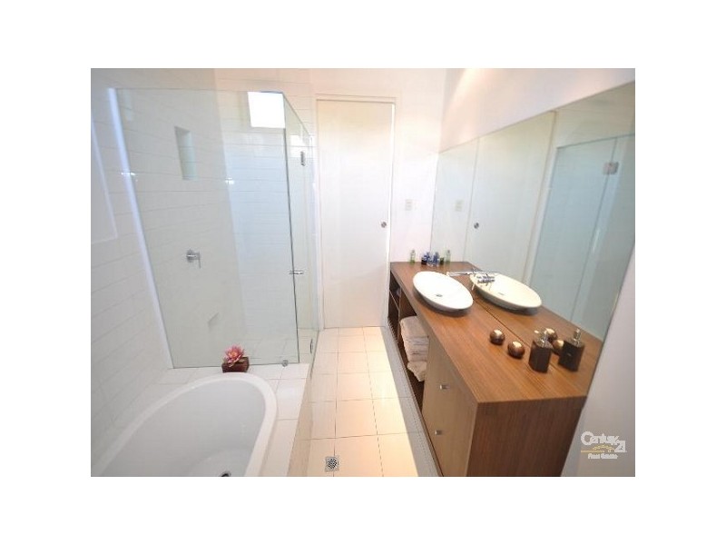 2B Barton Avenue, Kingston Park SA 5049