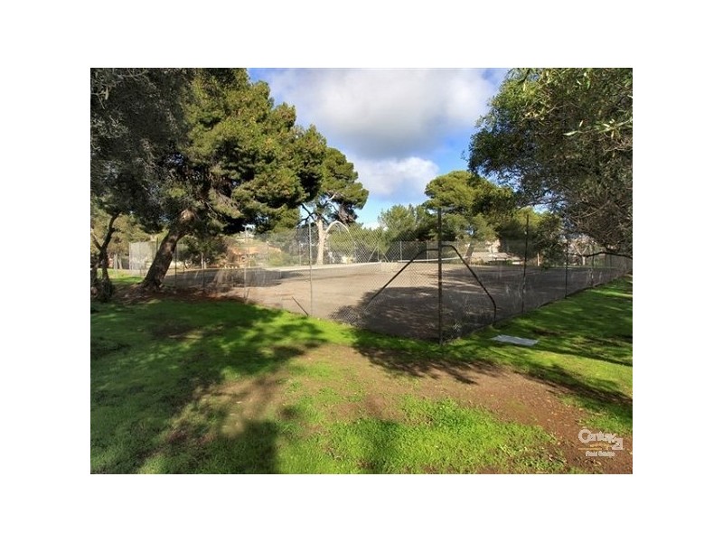 2B Barton Avenue, Kingston Park SA 5049