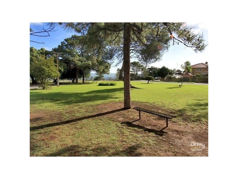 2B Barton Avenue, Kingston Park SA 5049