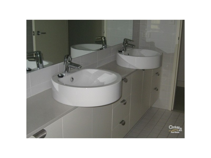 504 / 19 Holdfast Promenade, Glenelg SA 5045