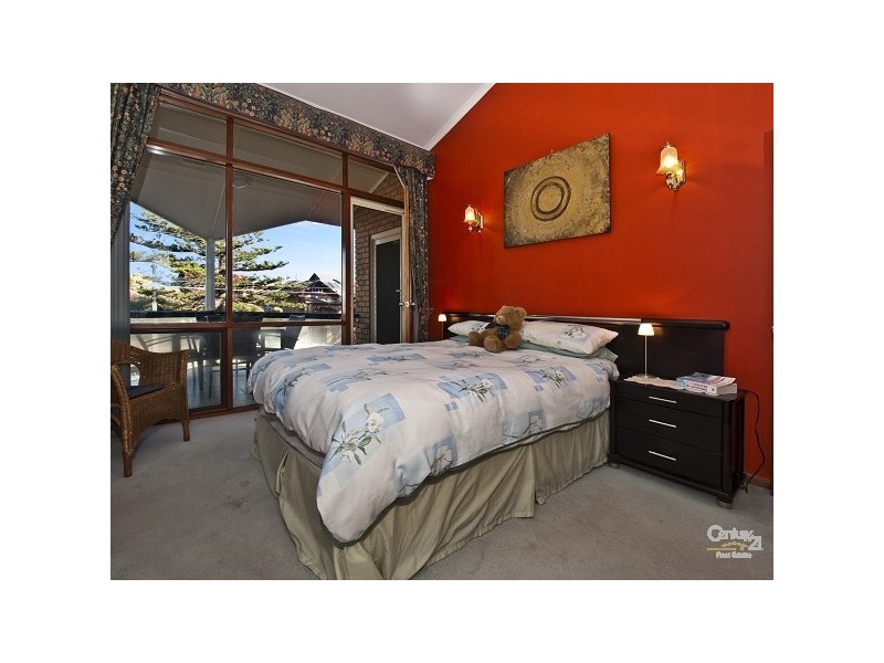 4/35A South Esplanade  Cnr Broadway, Glenelg South SA 5045