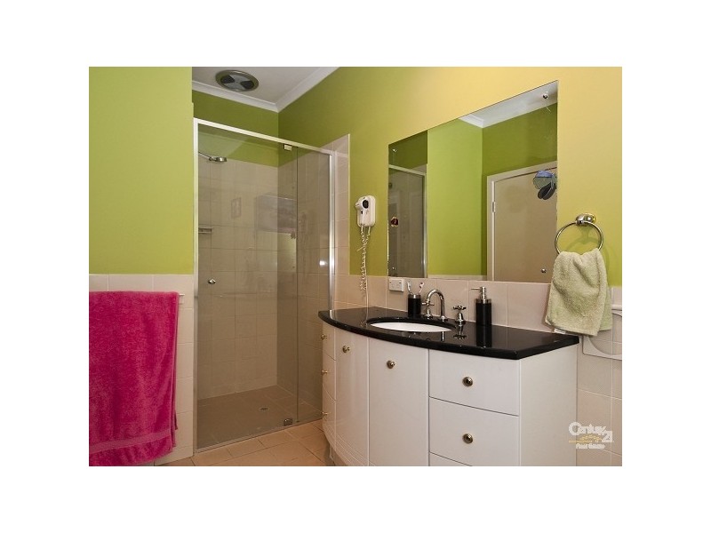 4/35A South Esplanade  Cnr Broadway, Glenelg South SA 5045