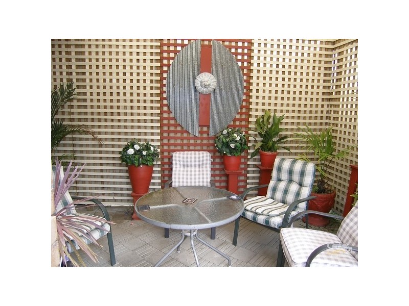 1 / 8 WALLALA AVENUE, Park Holme SA 5043