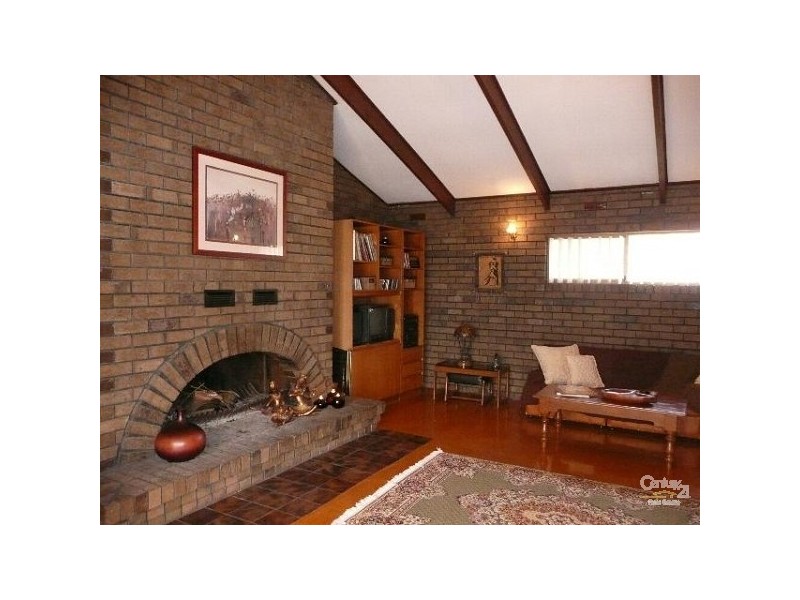 16 Victoria Parade, Darlington SA 5047