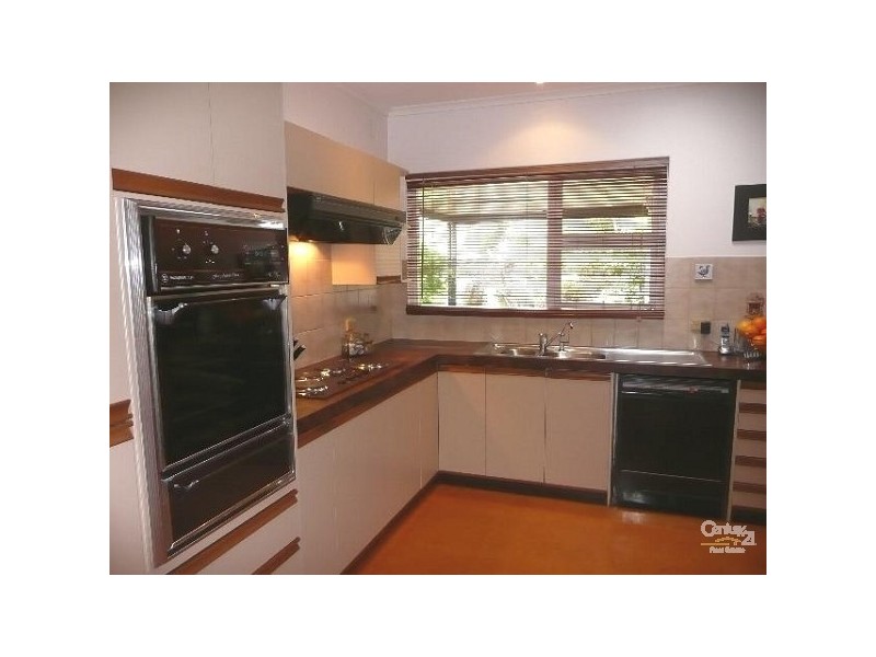 16 Victoria Parade, Darlington SA 5047