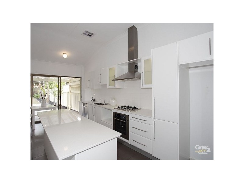 1/11 Russell Street, Glenelg North SA 5045