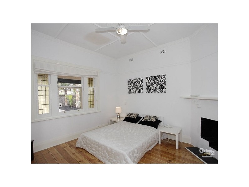 1/11 Russell Street, Glenelg North SA 5045