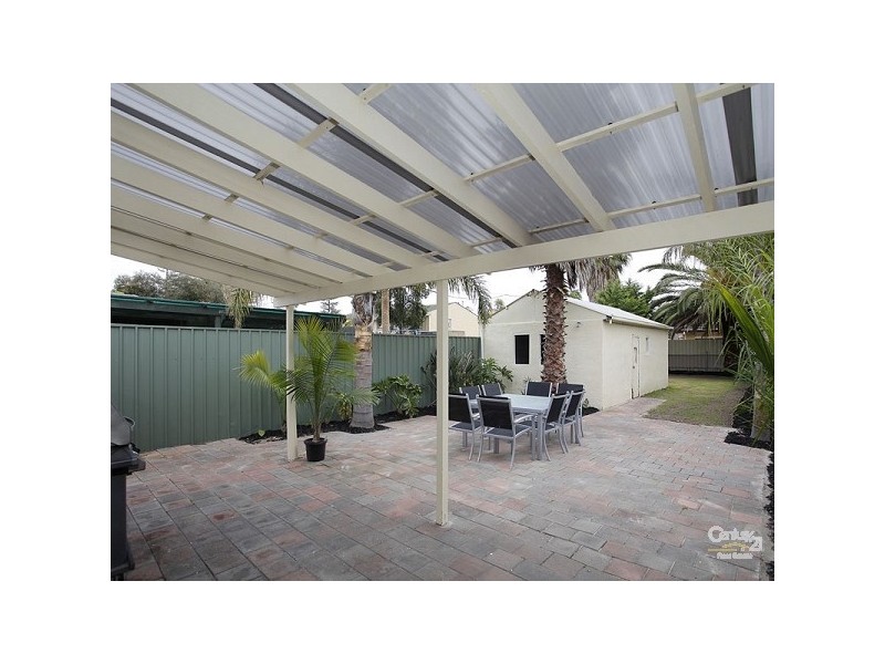 1/11 Russell Street, Glenelg North SA 5045