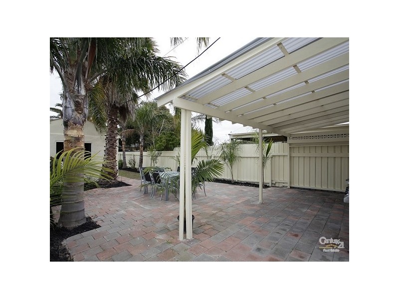 1/11 Russell Street, Glenelg North SA 5045