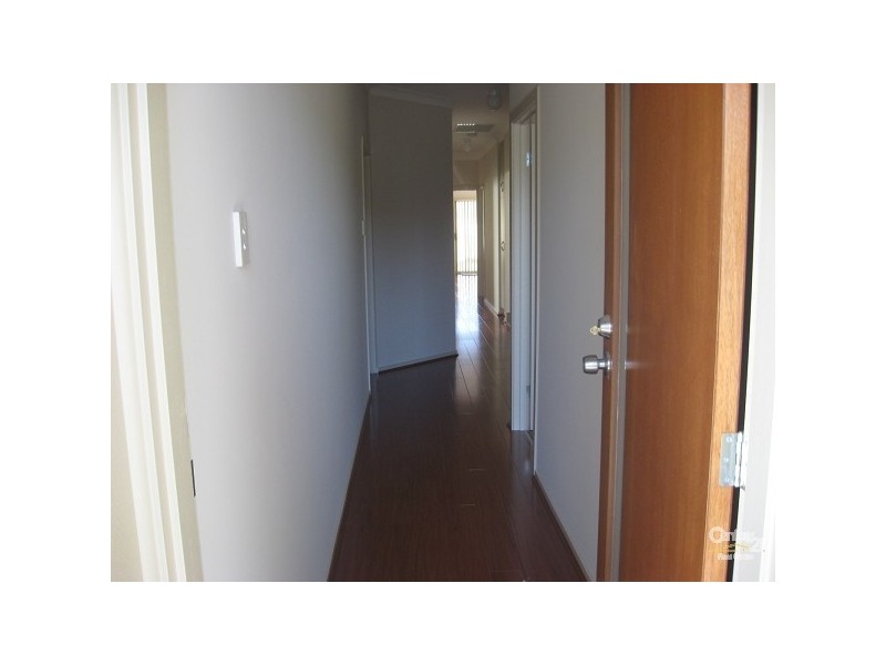 4 MOONYA CRESCENT, Seacombe Gardens SA 5047