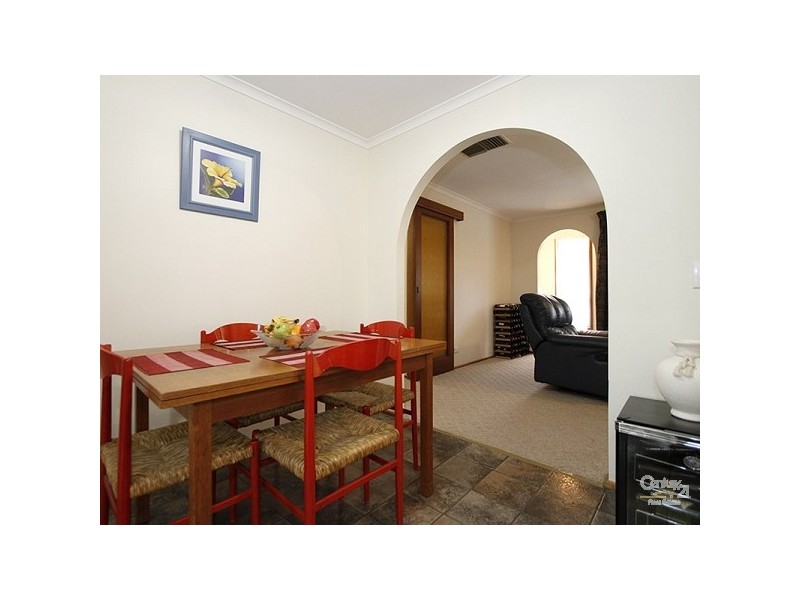 25 Fraser Avenue, Happy Valley SA 5159