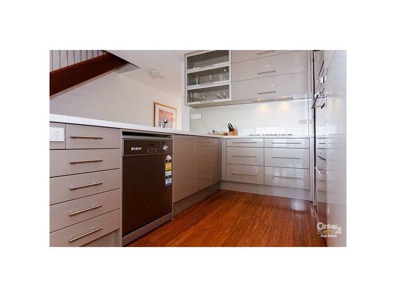 2/17 Seaview Road, West Beach SA 5024